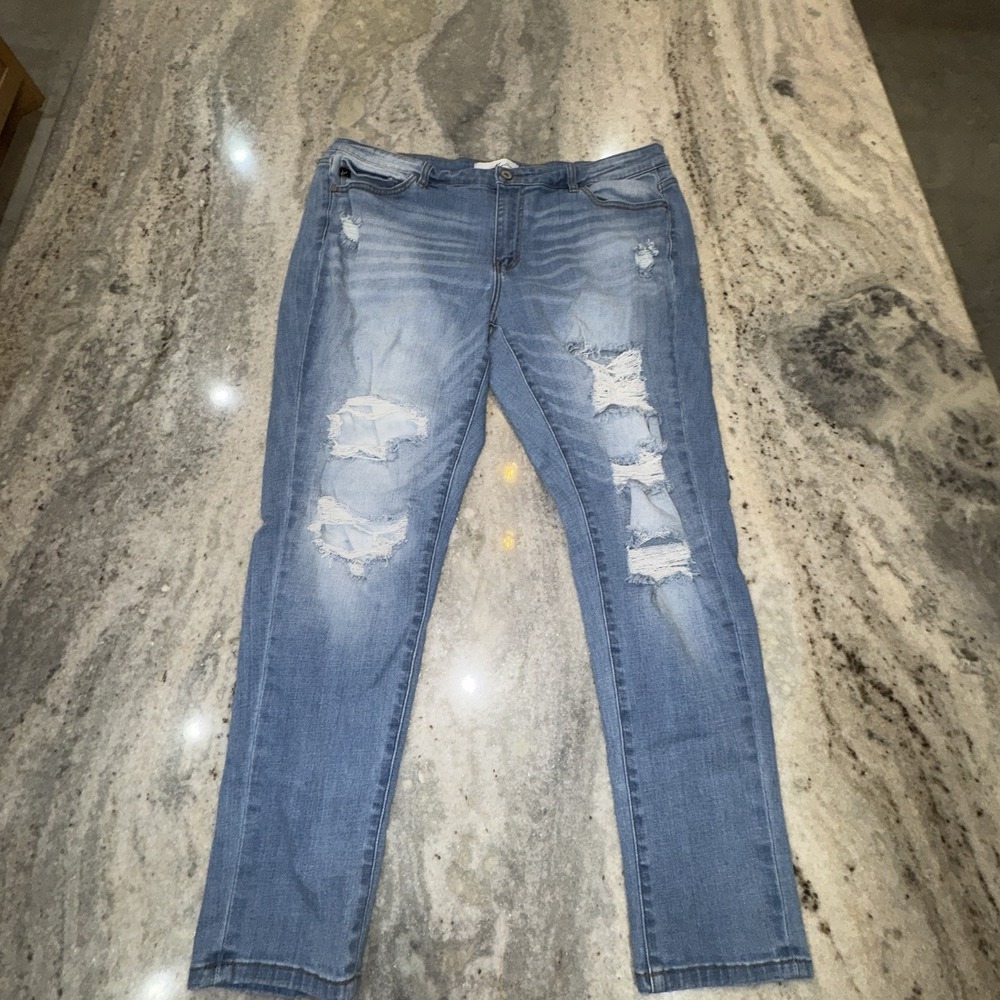 KanCan Distressed Jeans Women's 3XL 38x28 Skinny Leg Mid Rise Ripped Denim